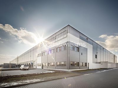 Pronájem skladového prostoru 5840 m²