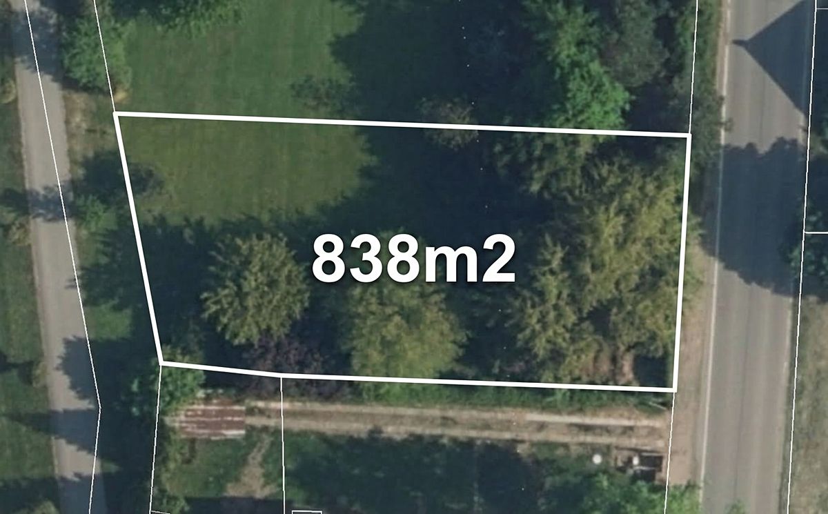 Prodej stavebního pozemku 838 m² – fotografie 2