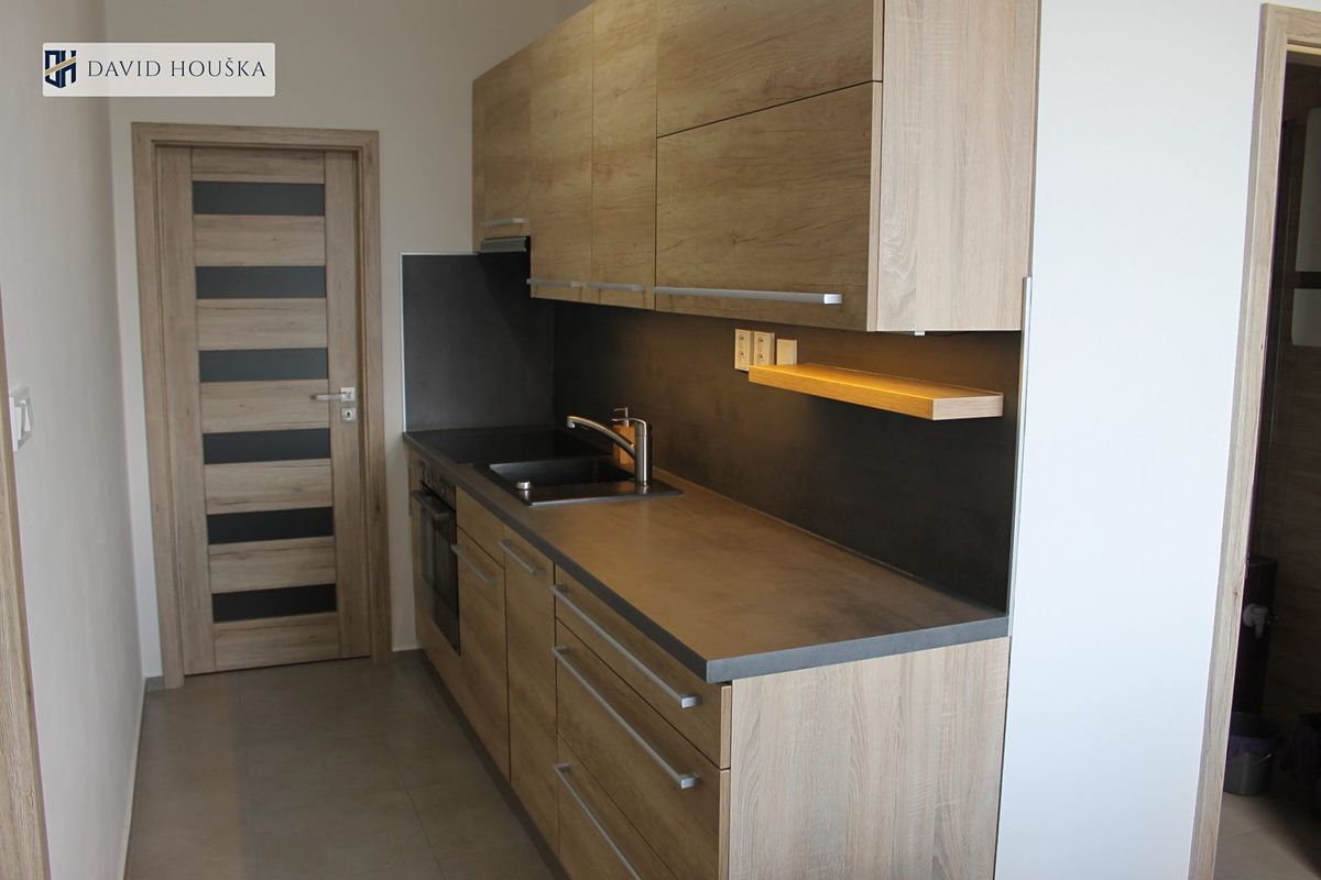 Pronájem bytu 2+1 65 m² – fotografie 2