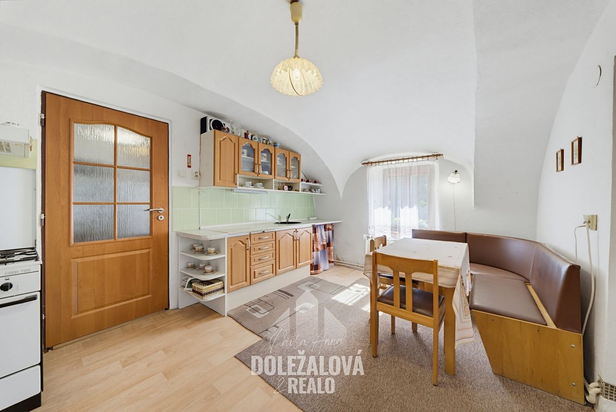 Prodej rodinného domu 131 m², pozemek 275 m² – fotografie 2