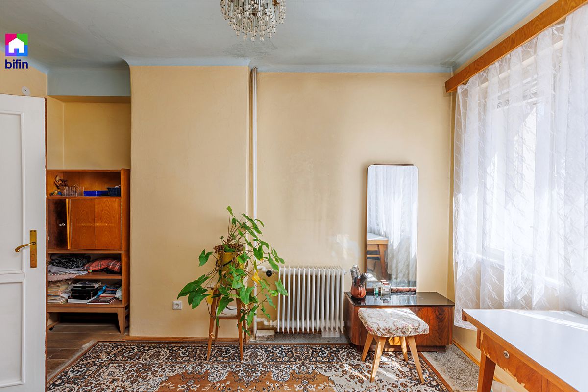Prodej rodinného domu 196 m², pozemek 1669 m² – fotografie 3