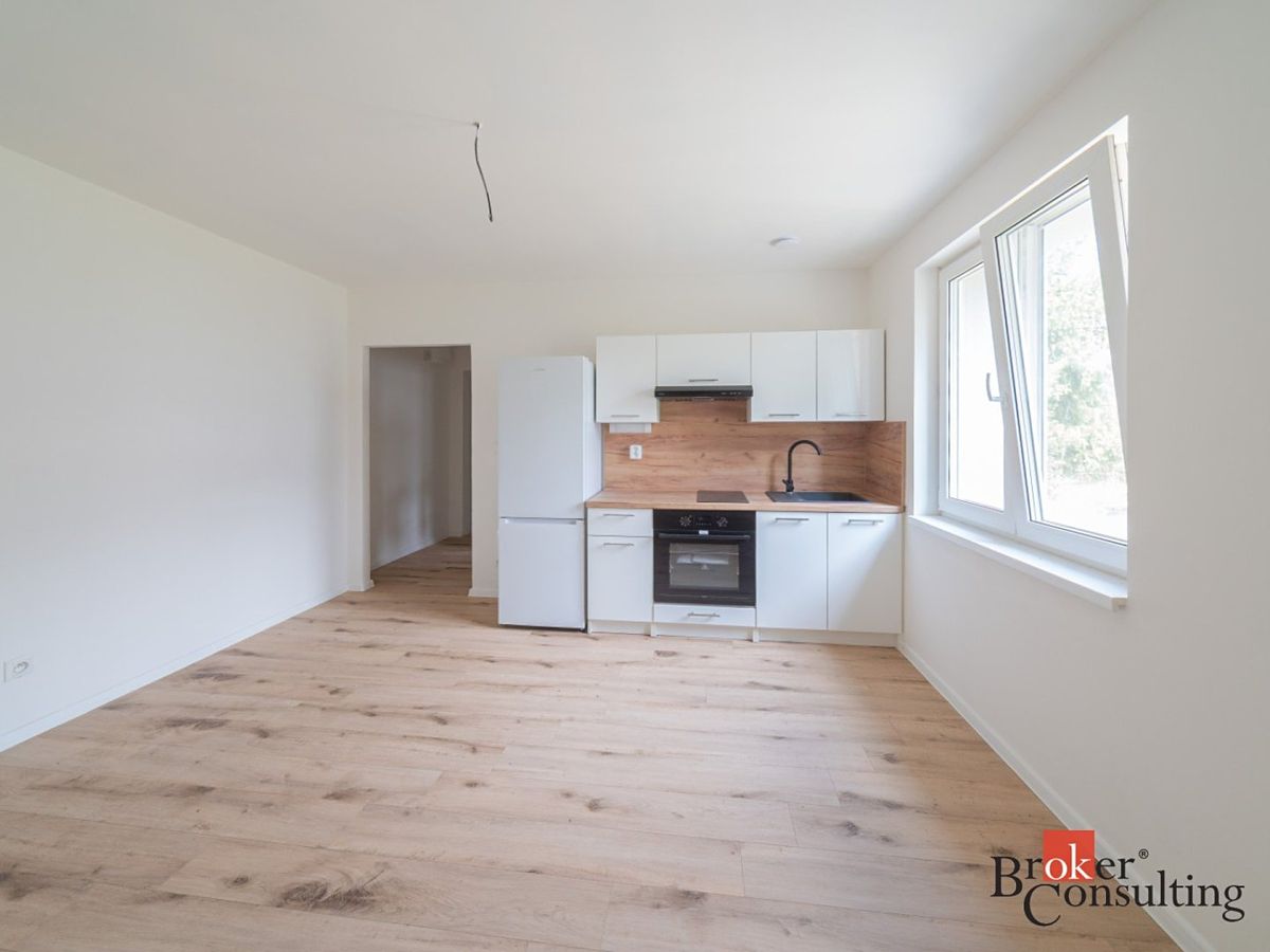 Pronájem bytu 2+kk 37 m² – fotografie 2