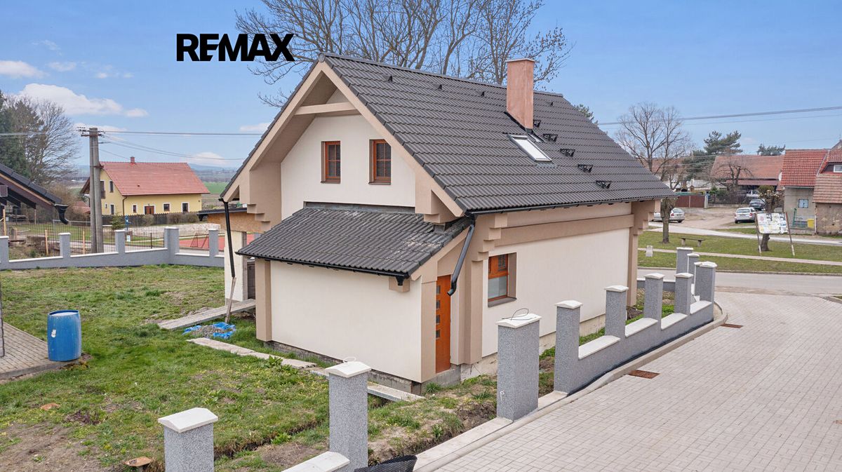 Prodej rodinného domu 177 m², pozemek 631 m² – fotografie 3