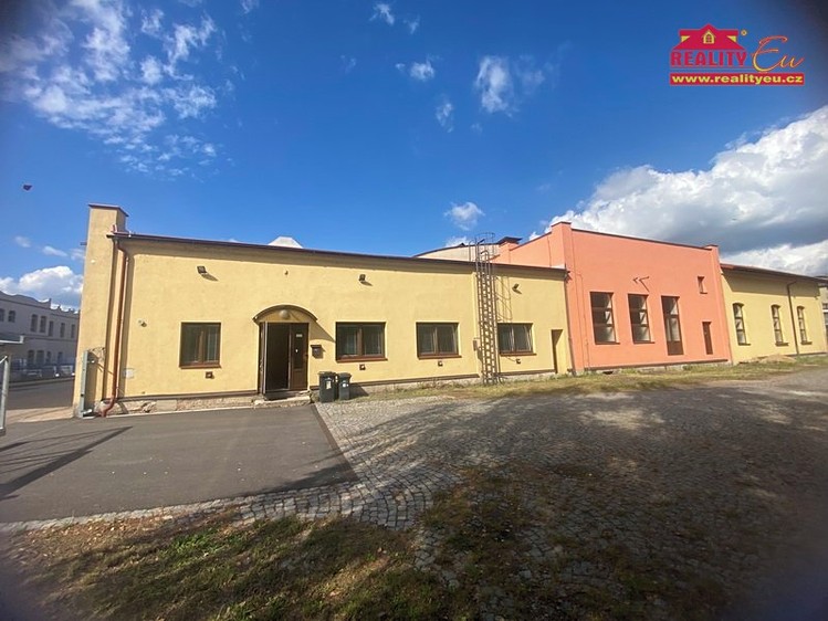 Pronájem komerčního prostoru, 4 200 m² (1 z 26)