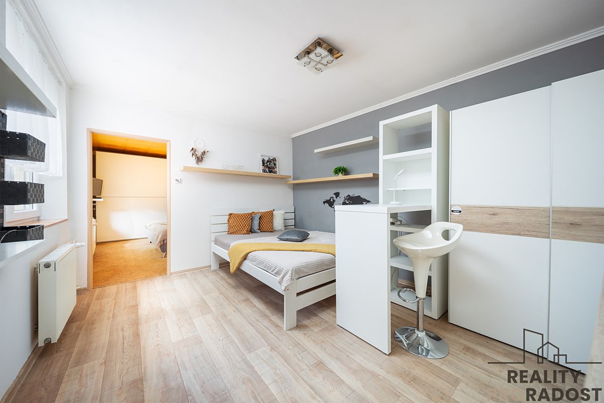 Prodej rodinného domu 180 m², pozemek 119 m² – fotografie 3