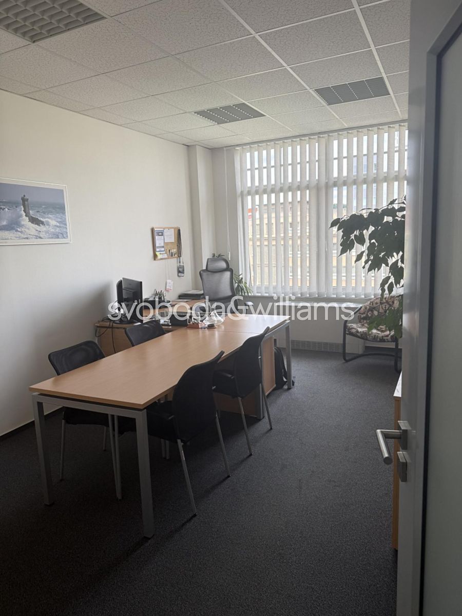 Pronájem kanceláře 500 m² – fotografie 5
