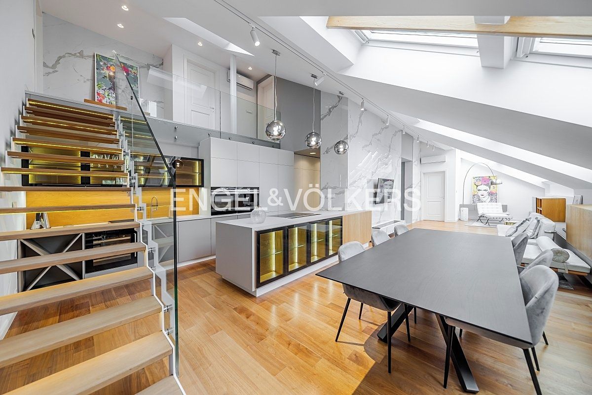 Pronájem bytu 4+kk 176 m²