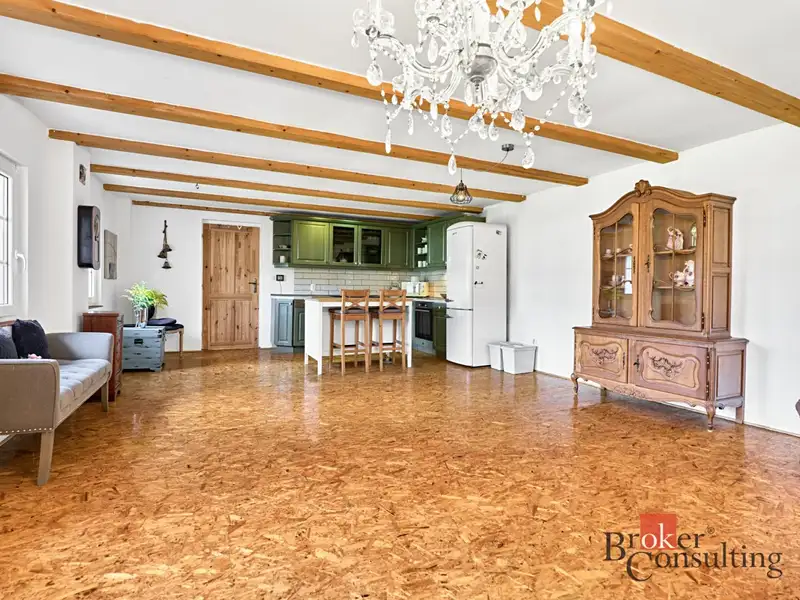 Prodej rodinného domu 228 m², pozemek 1488 m², Libá – náhled fotky 3