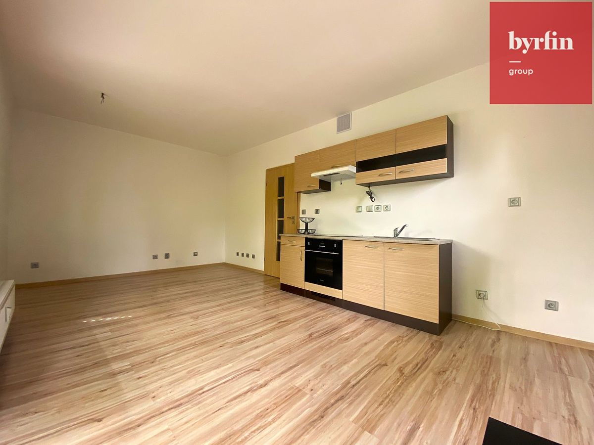 Pronájem bytu 1+kk 36 m² – fotografie 2