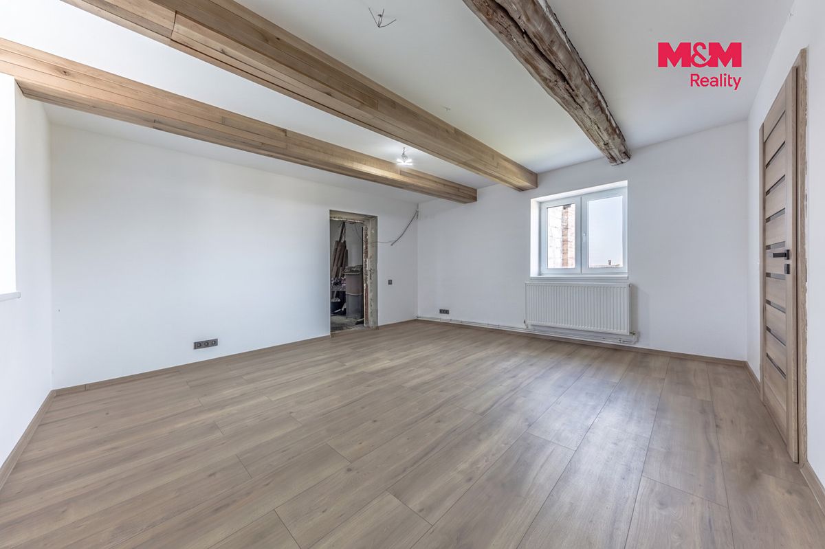 Prodej rodinného domu 150 m², pozemek 1140 m² – fotografie 3
