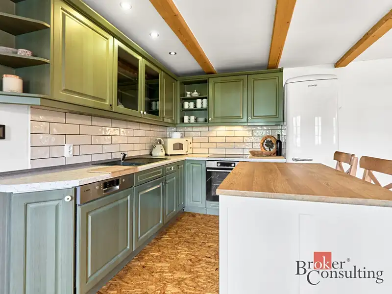 Prodej rodinného domu 228 m², pozemek 1488 m², Libá – náhled fotky 2