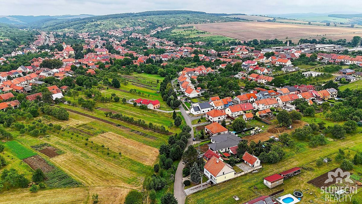 Prodej stavebního pozemku 1325 m² – fotografie 3