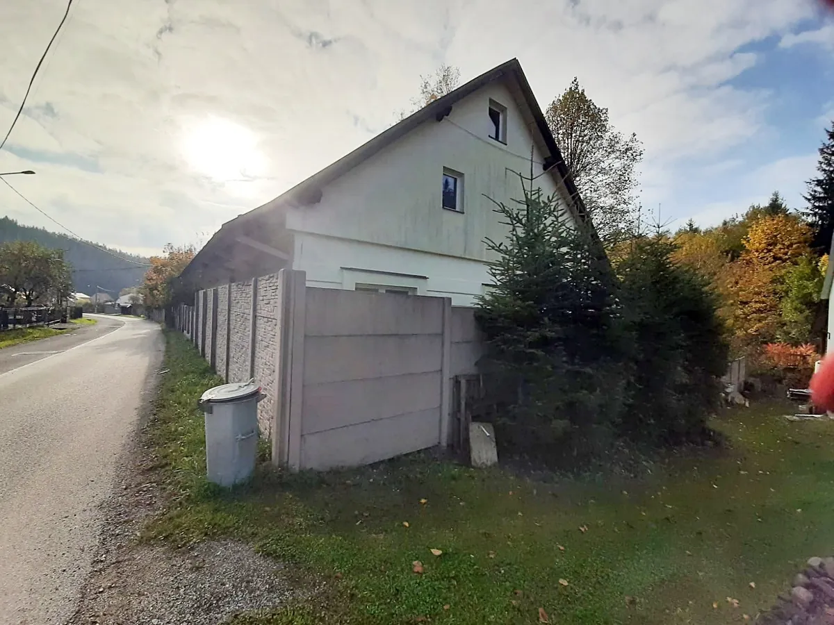 Prodej rodinného domu 420 m², pozemek 1073 m²