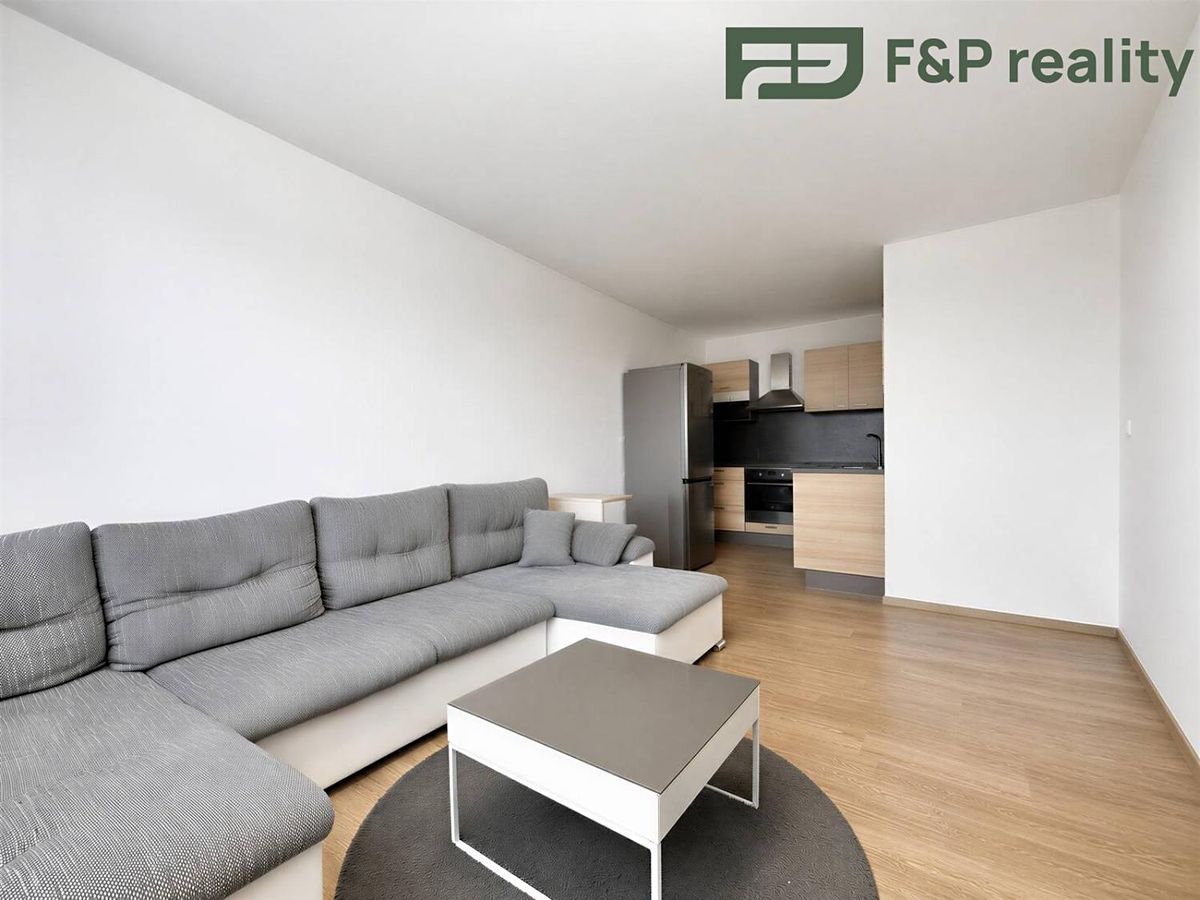 Pronájem bytu 2+kk 44 m² – fotografie 2
