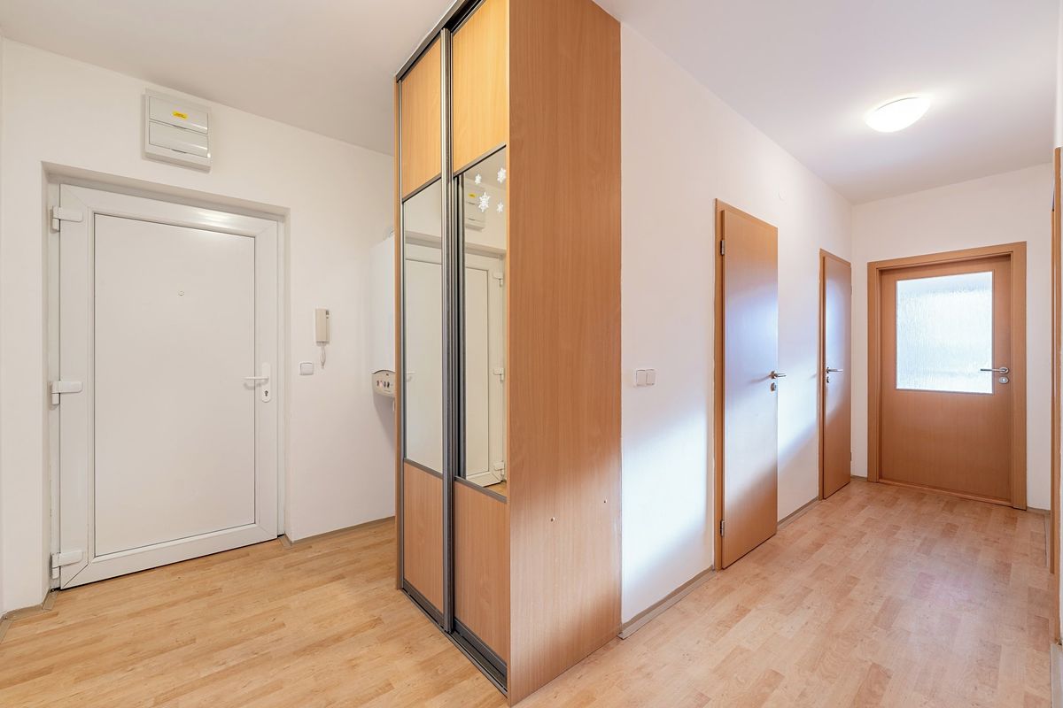 Pronájem bytu 2+kk 54 m² – fotografie 2