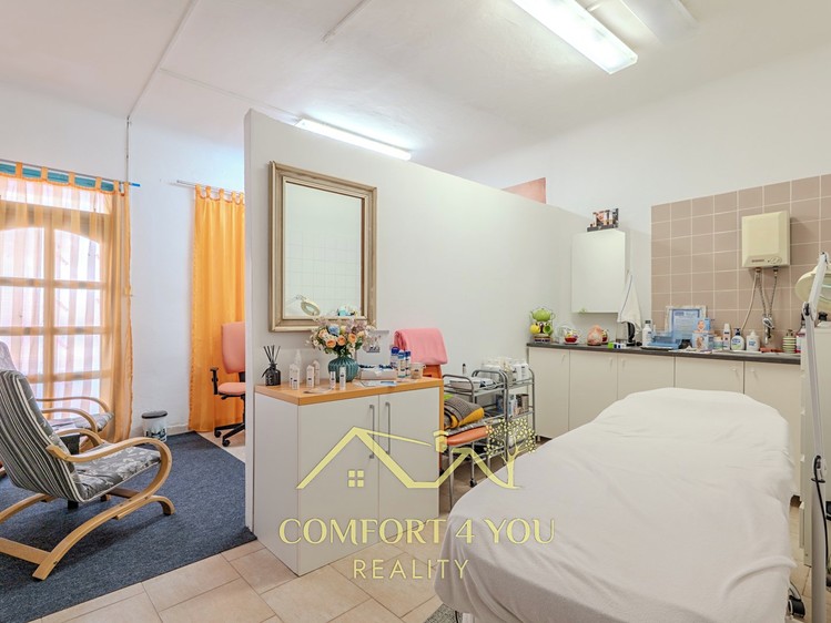 Prodej komerčního prostoru, 1 250 m² (24 z 31)