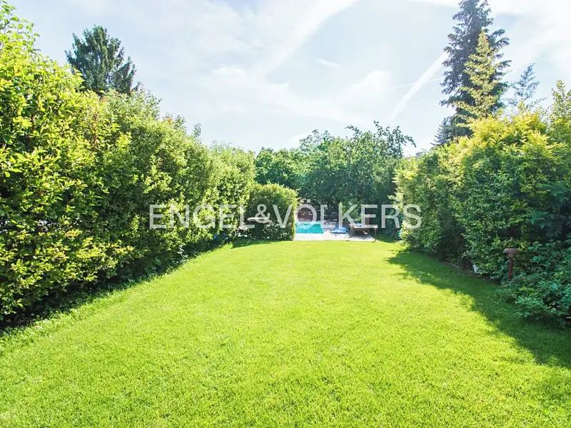 Pronájem rodinného domu 360 m², pozemek 583 m², Praha – náhled fotky 3