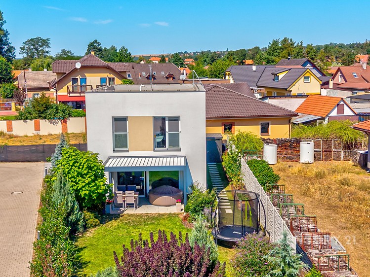 Prodej domu, 107 m² (1 z 32)