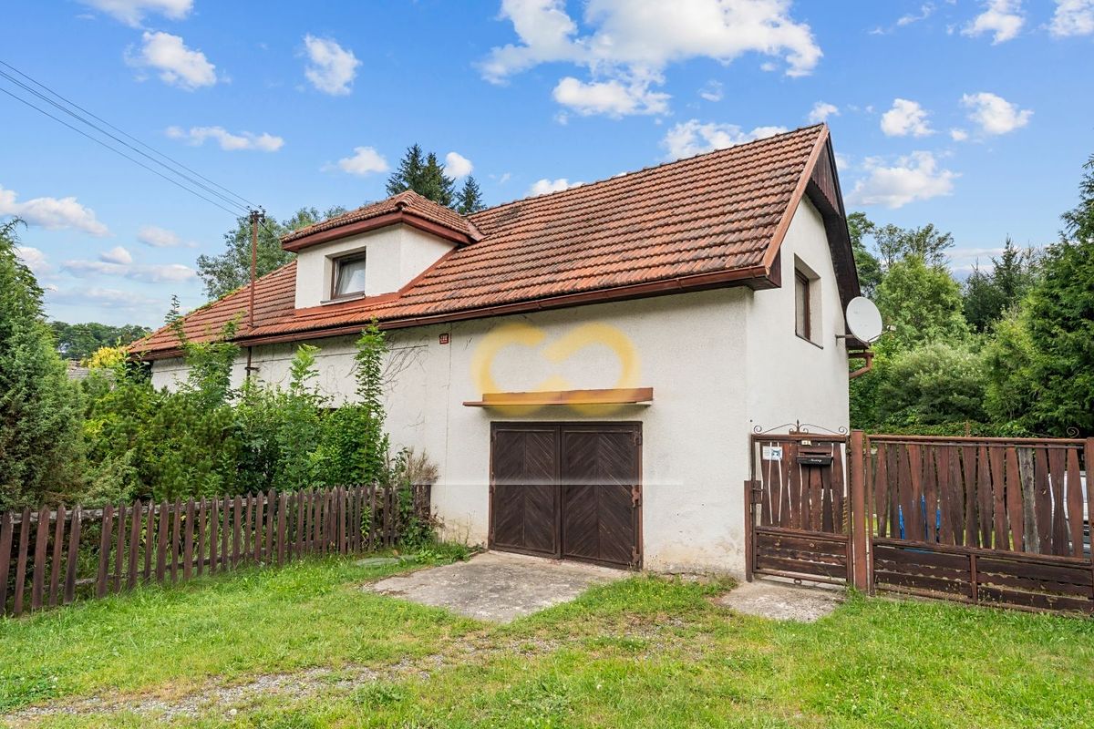 Prodej rodinného domu 146 m², pozemek 3500 m²