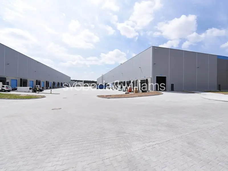 Pronájem skladového prostoru 16000 m², Vejprnice – náhled fotky 3
