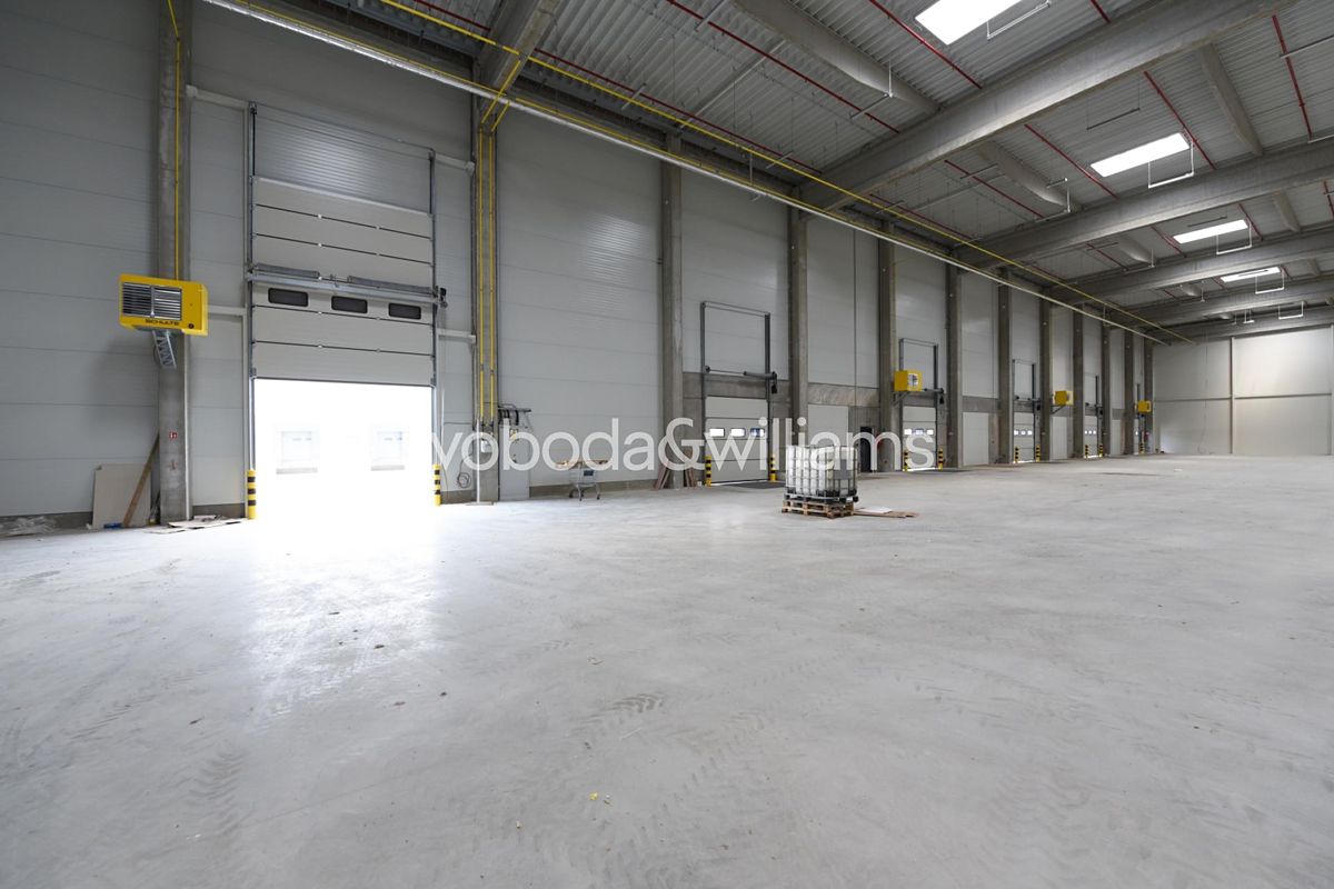 Pronájem výrobní haly, prostoru 7000 m² – fotografie 3