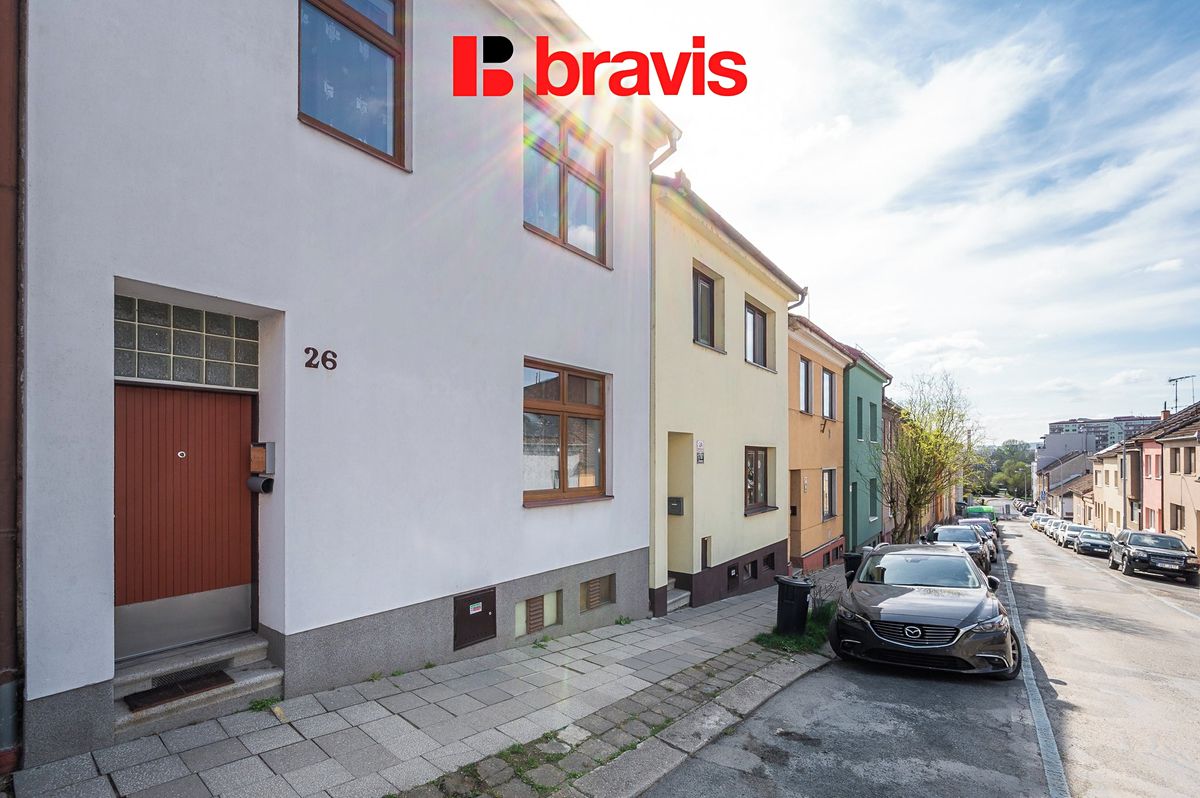 Prodej rodinného domu 158 m², pozemek 105 m² – fotografie 2