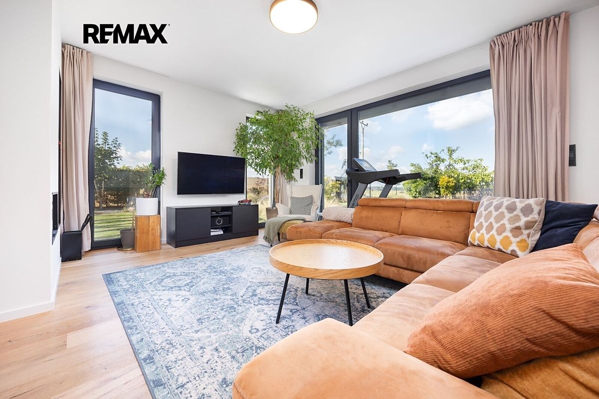 Prodej rodinného domu 177 m², pozemek 827 m² – fotografie 4