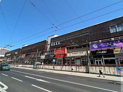 Pronájem obchodního prostoru 452 m²