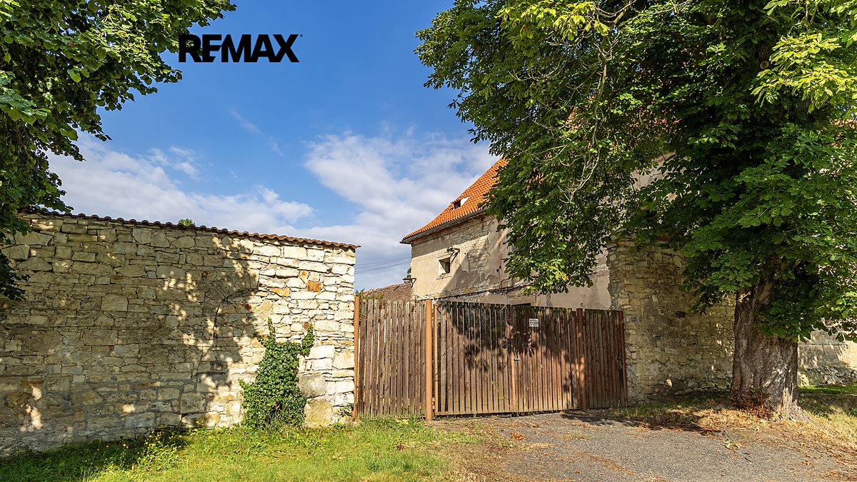 Prodej zemědělské usedlosti 2500 m², pozemek 6610 m²