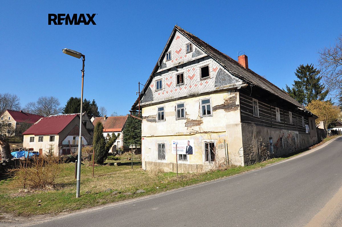 Prodej rodinného domu 300 m², pozemek 1942 m² – fotografie 5