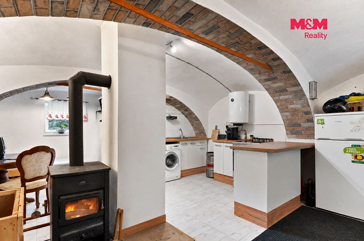 Prodej rodinného domu 376 m², pozemek 2768 m² – fotografie 2
