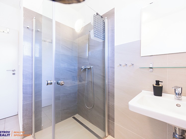 Prodej komerčního prostoru, 48 m² (8 z 37)