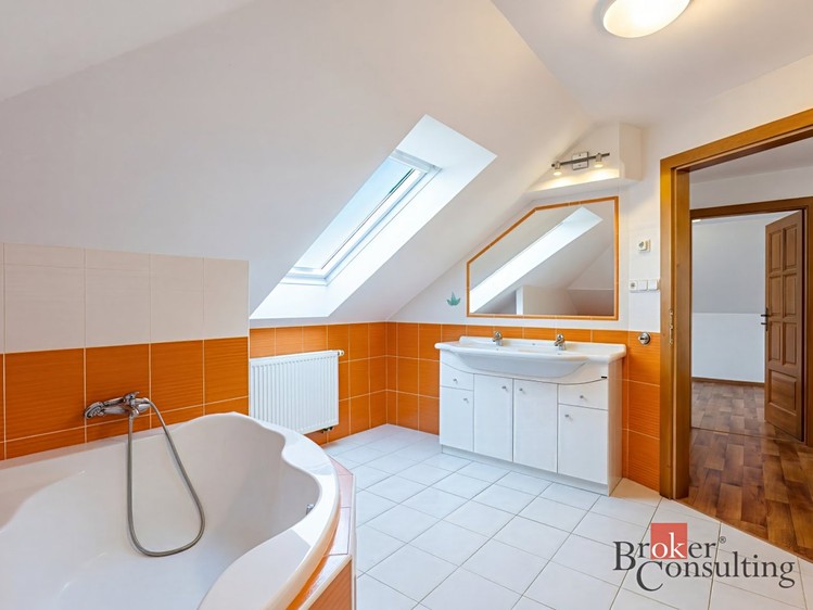 Будинок на продаж, 260 м² (38 з 50)