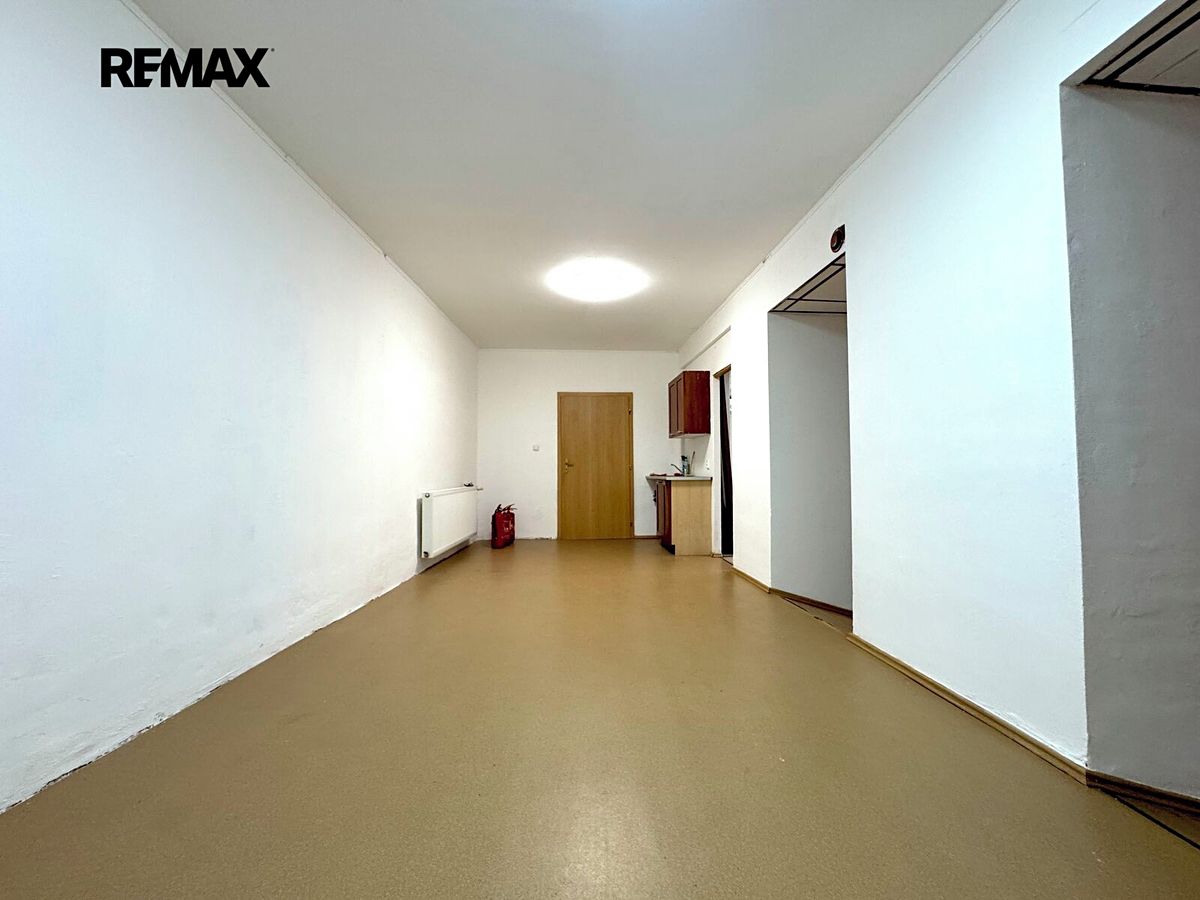 Pronájem obchodního prostoru 99 m² – fotografie 2