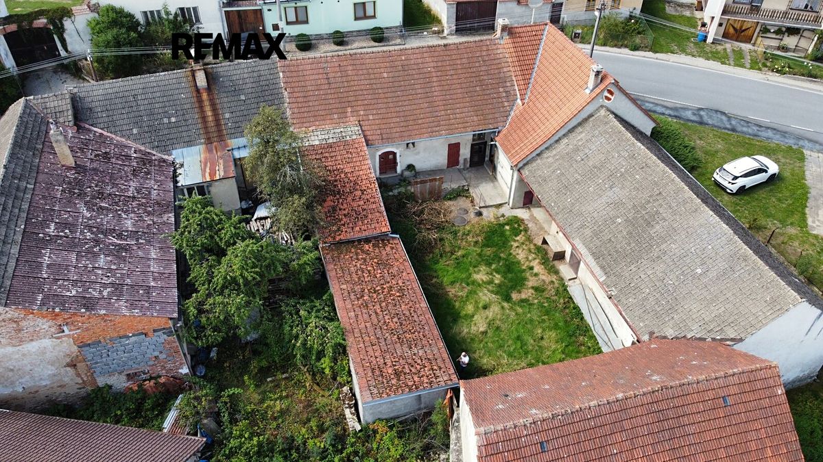 Prodej rodinného domu 94 m², pozemek 753 m² – fotografie 2