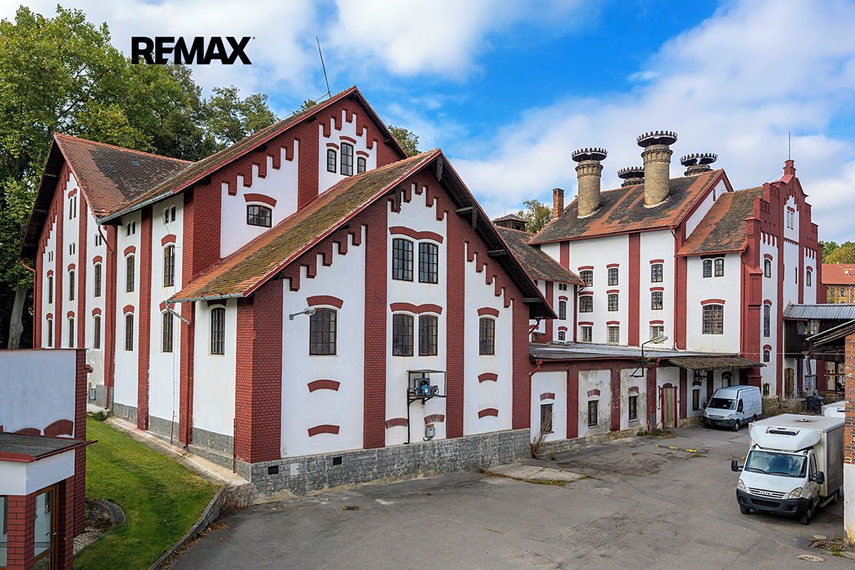 Prodej skladového prostoru 10600 m²
