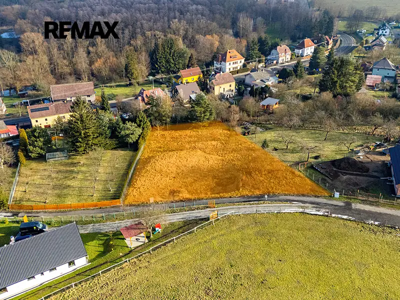 Prodej stavebního pozemku 2413 m², Horní Police – náhled fotky 3