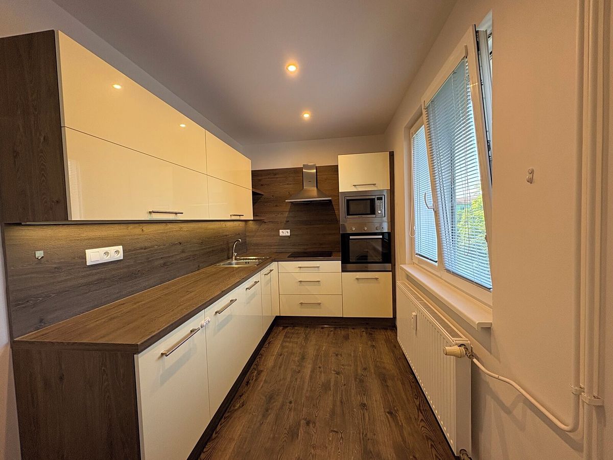 Pronájem bytu 2+1 55 m² – fotografie 2