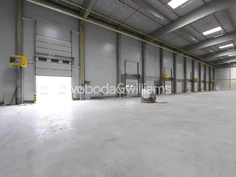Pronájem skladového prostoru 7000 m², Vejprnice – náhled fotky 3