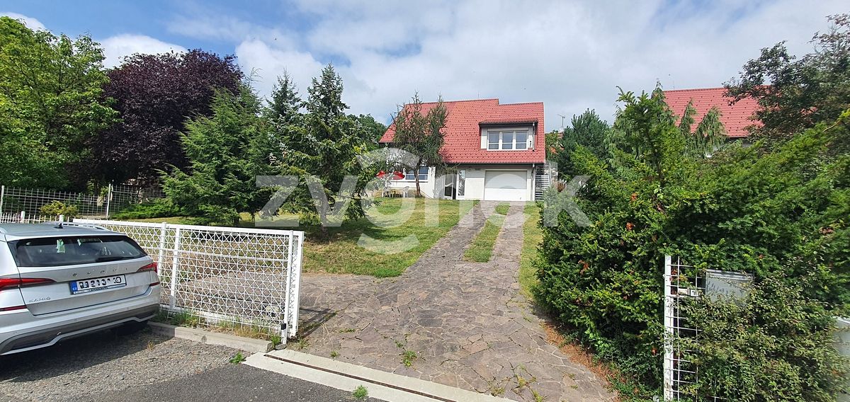 Pronájem bytu 1+kk 25 m² – fotografie 2