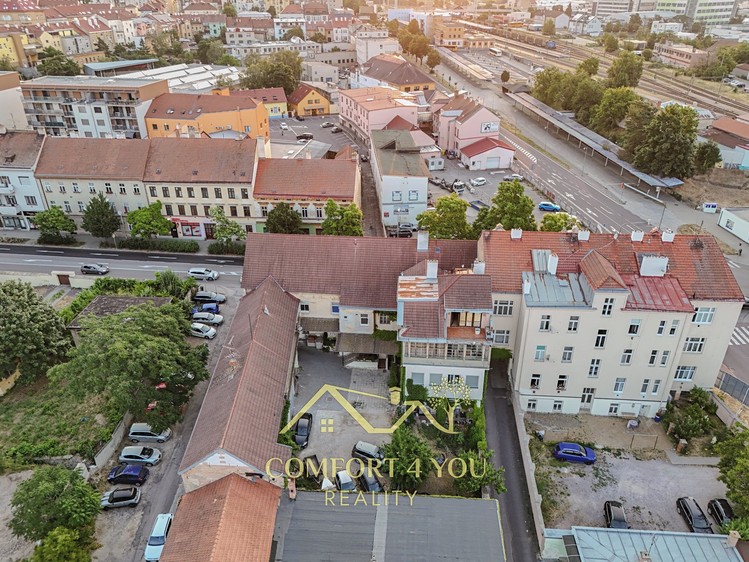 Prodej komerčního prostoru, 1 250 m² (10 z 31)
