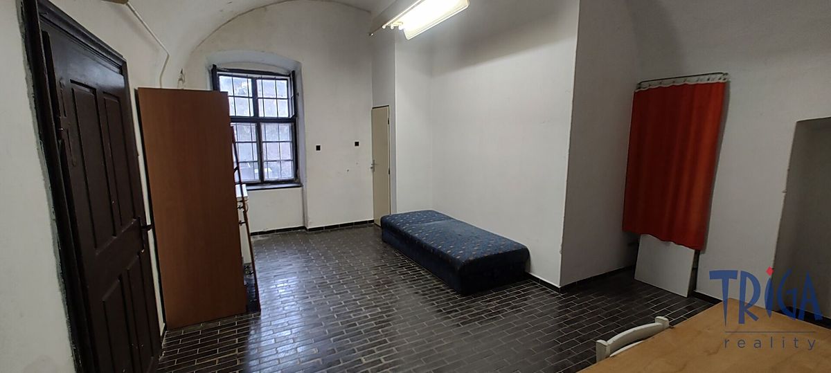 Pronájem kanceláře 54 m² – fotografie 4