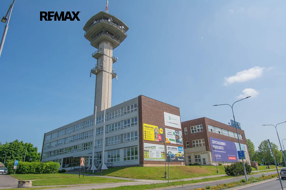 Pronájem kanceláře 321 m²