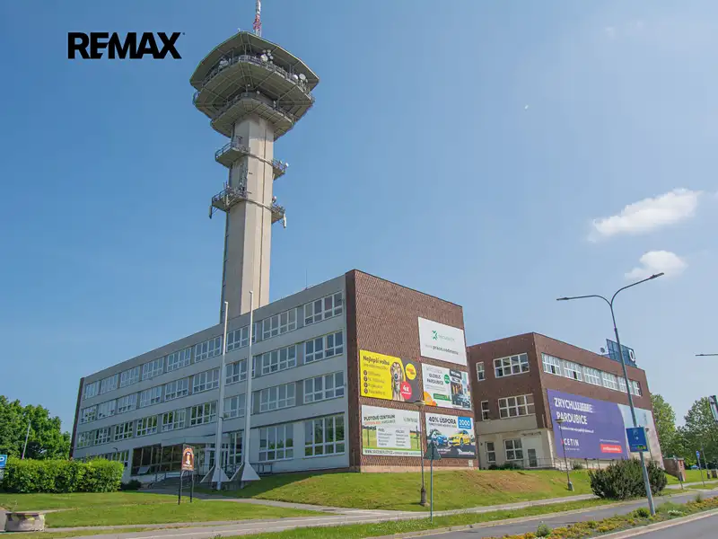 Pronájem kanceláře 321 m², Pardubice – náhled fotky 1