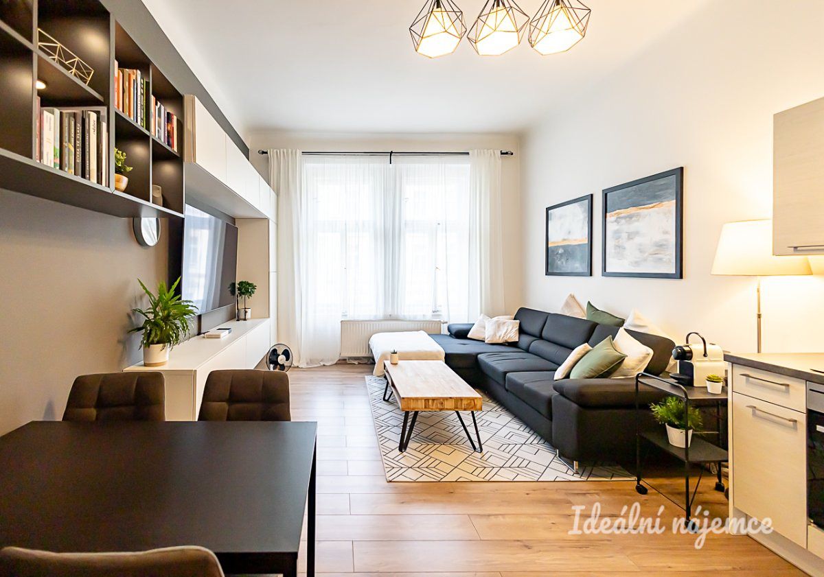 Pronájem bytu 2+kk 45 m² – fotografie 2