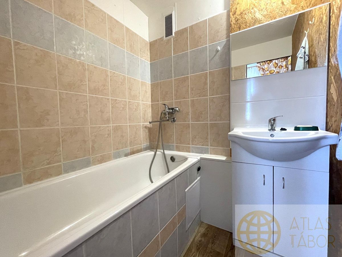 Pronájem bytu 2+1 61 m² – fotografie 2