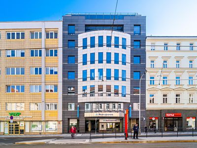 Pronájem kanceláře 582 m²