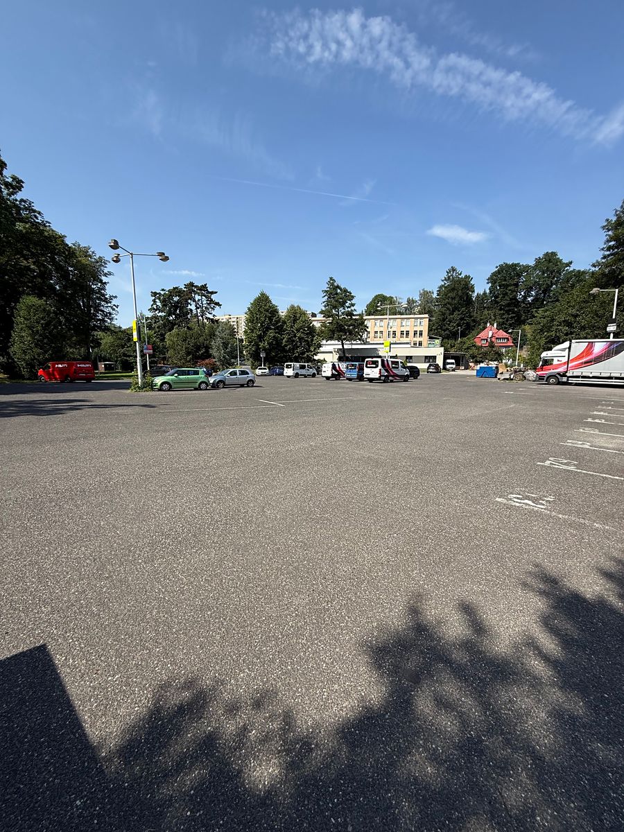 Pronájem komerčního pozemku 2400 m²