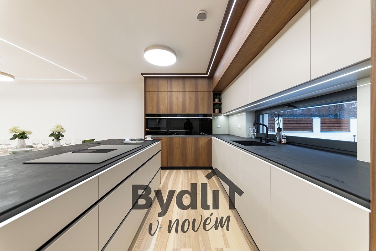 Prodej rodinného domu 192 m², pozemek 959 m²