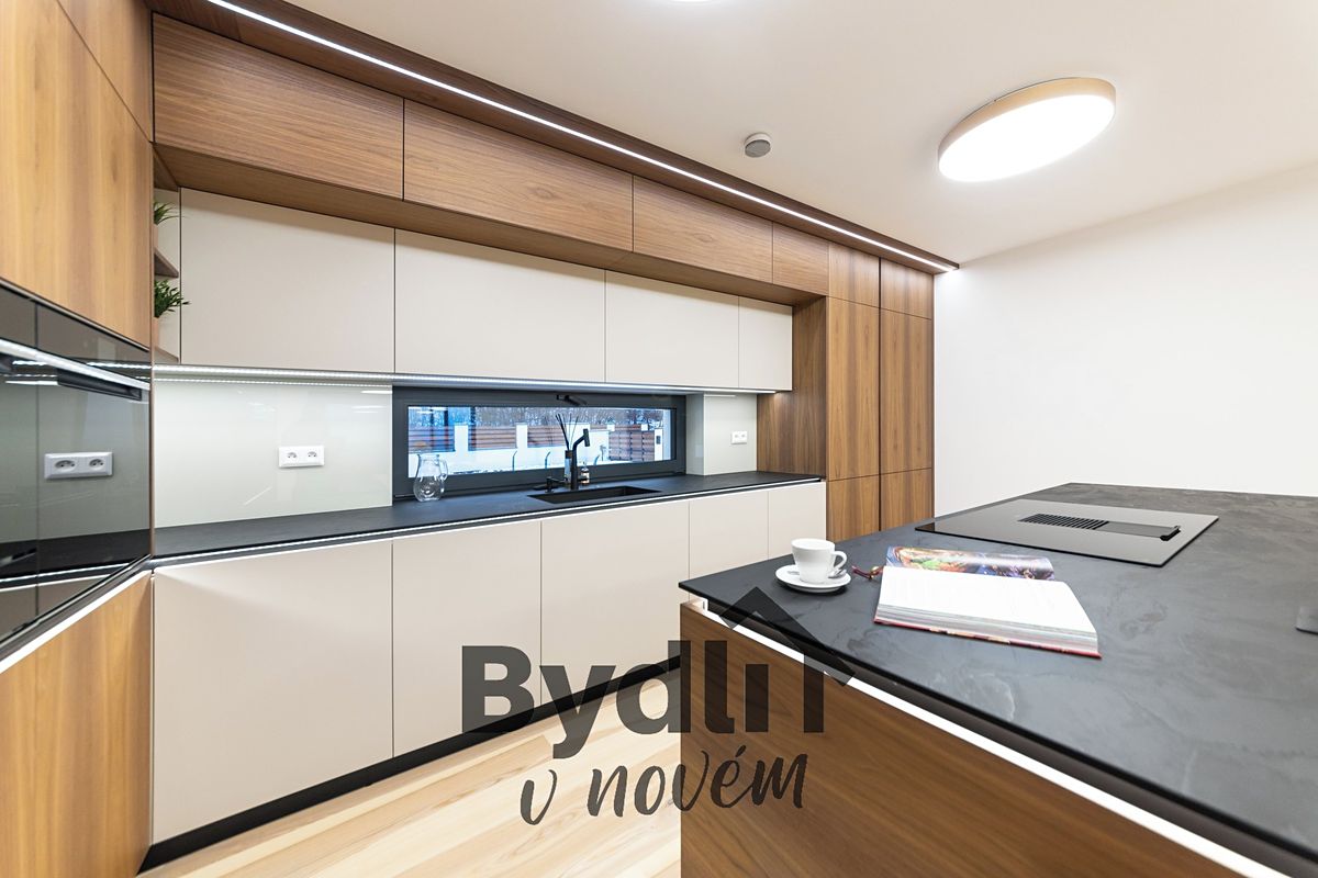 Prodej rodinného domu 192 m², pozemek 959 m² – fotografie 4